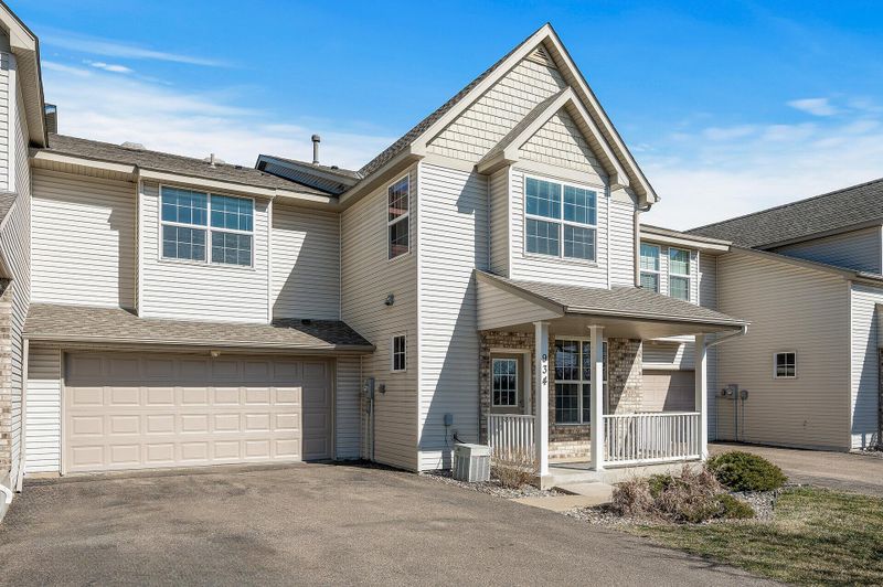 934 Cole St, Chaska, MN 55318