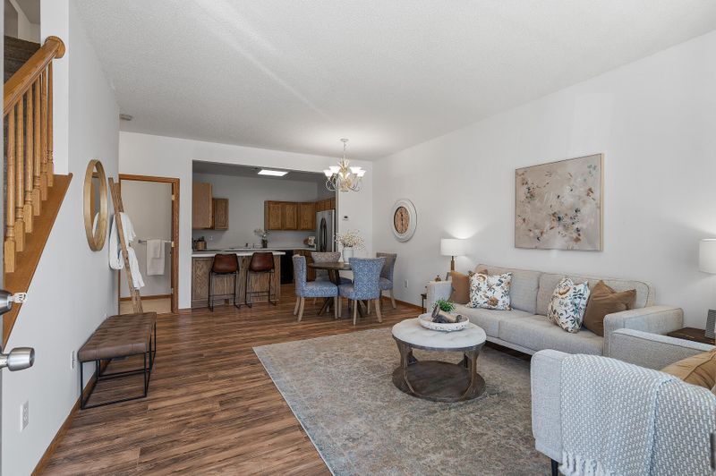 934 Cole St, Chaska, MN 55318