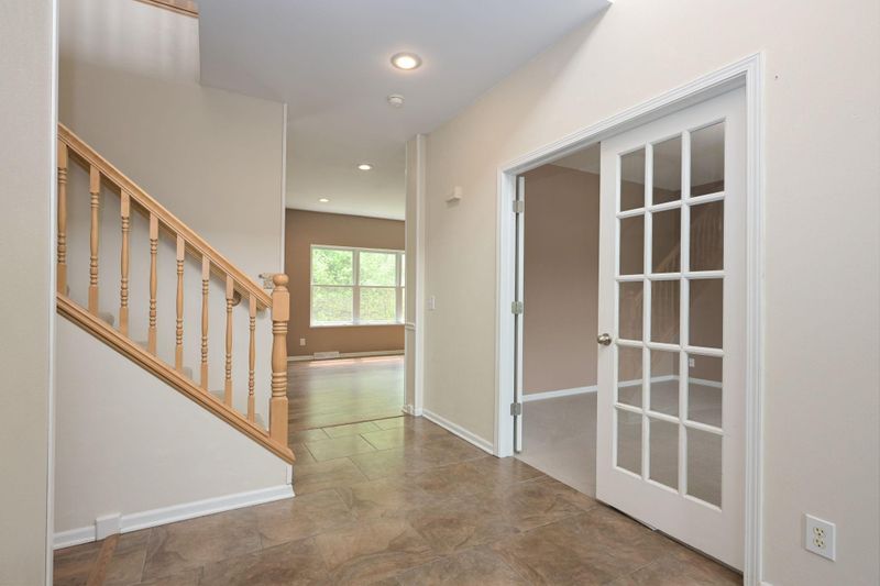 2336 Highwood Ave E, Maplewood, MN 55119