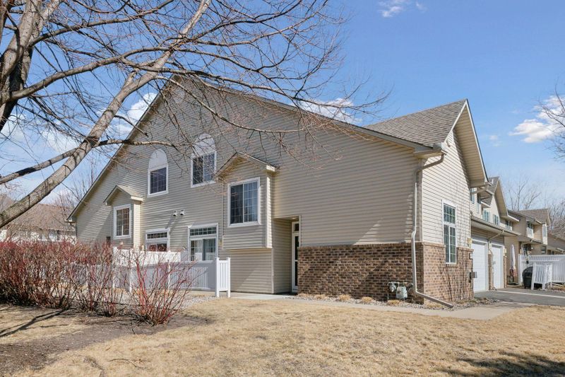 8457 Cortland Rd, Eden Prairie, MN 55344