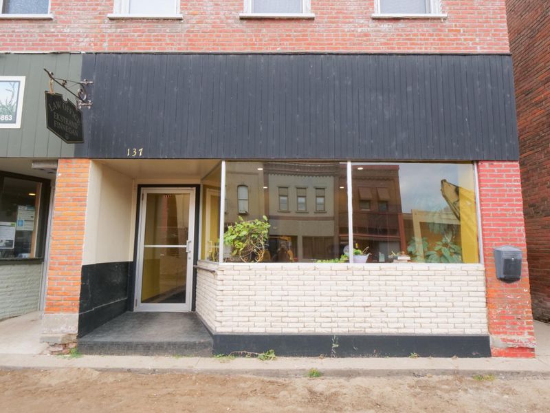 137 Main St W, Wabasha, MN 55981