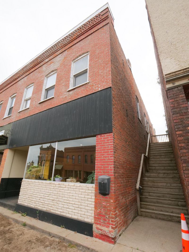 137 Main St W, Wabasha, MN 55981