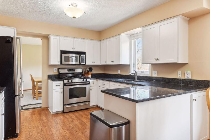 3835 Susan Ln, Minnetonka, MN 55345
