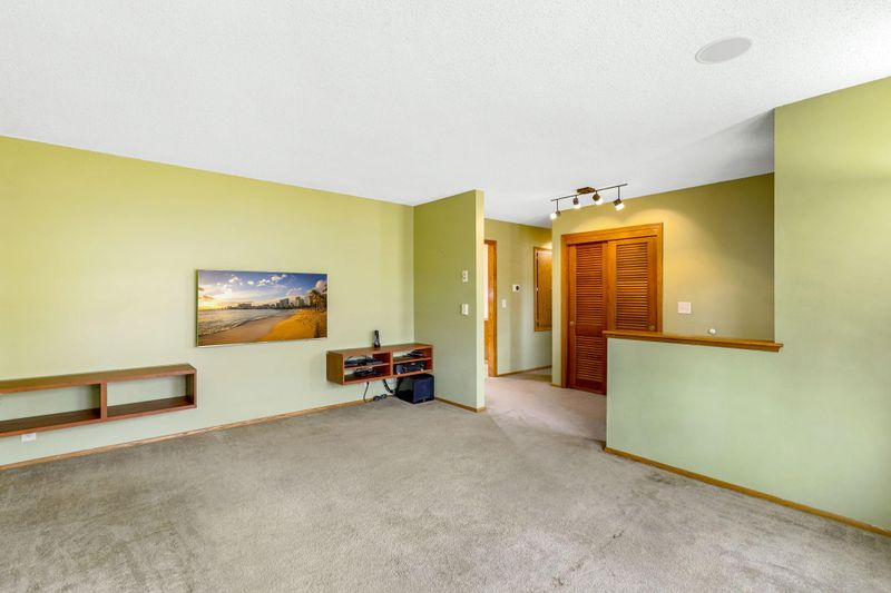 1707 Amy Ln, Brooklyn Center, MN 55430