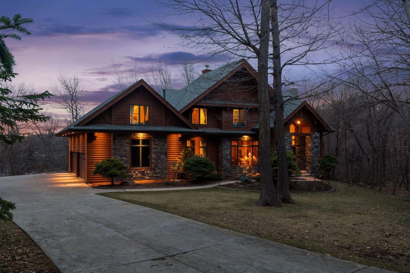 8648 W 154th St, Savage, MN 55378