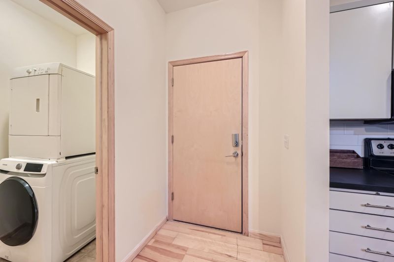 270 4th St E #103, Saint Paul, MN 55101