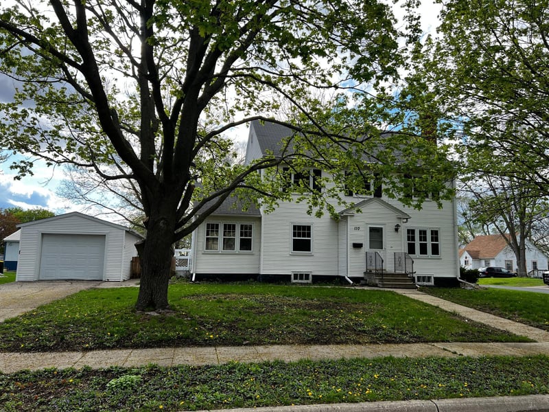 110 N Thompson St, Delavan, MN 56023