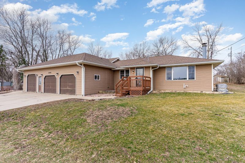 23905 Holt Ave, New Trier, MN 55031