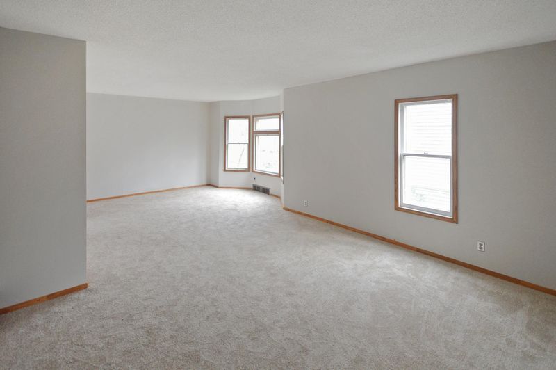 1712 Abell St, Maplewood, MN 55117