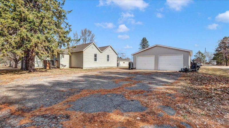 418 4th Ave S, Bowlus, MN 56314