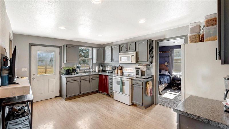 418 4th Ave S, Bowlus, MN 56314