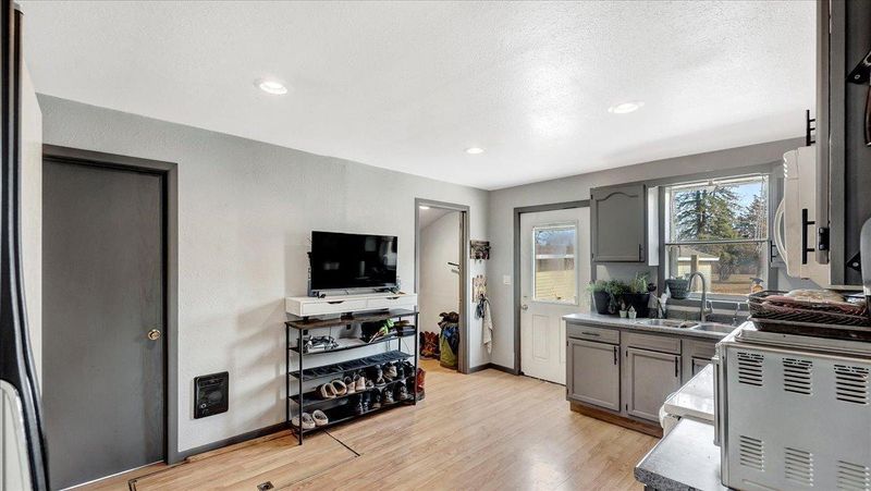 418 4th Ave S, Bowlus, MN 56314