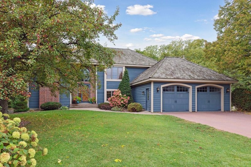 1304 Wagonwheel Ct, White Bear Twp, MN 55110