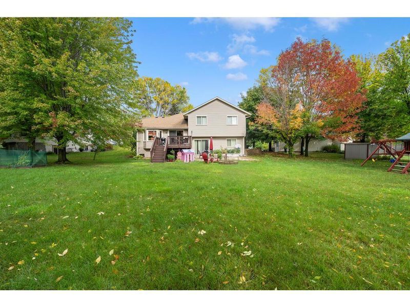 2654 Shadow Ln, Chaska, MN 55318