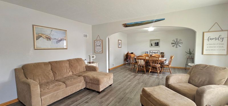 419 9th Ave SE, Pipestone, MN 56164
