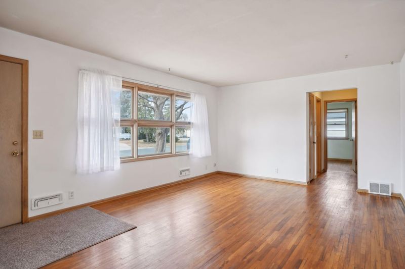 6824 Toledo Ave N, Brooklyn Center, MN 55429