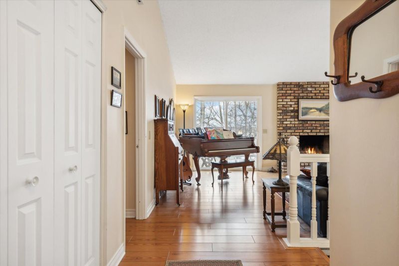 3027 Bluffs Ln, Mound, MN 55364