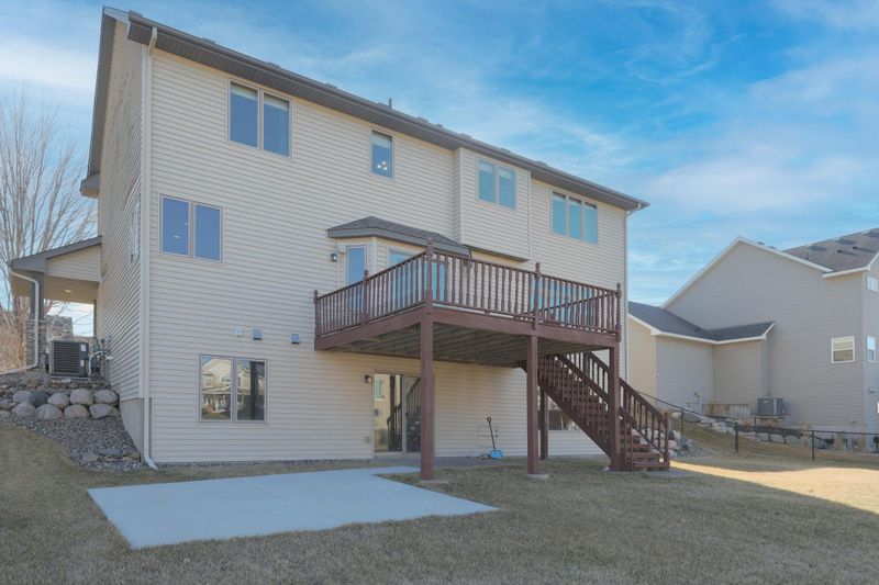 9698 Dunes Ave, Cottage Grove, MN 55016