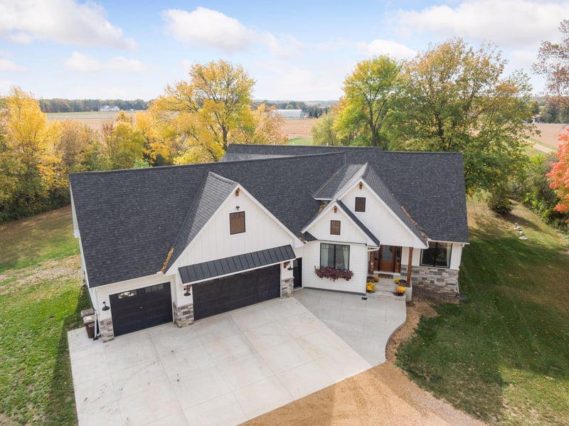 8780 Airport Rd, Waconia, MN 55387