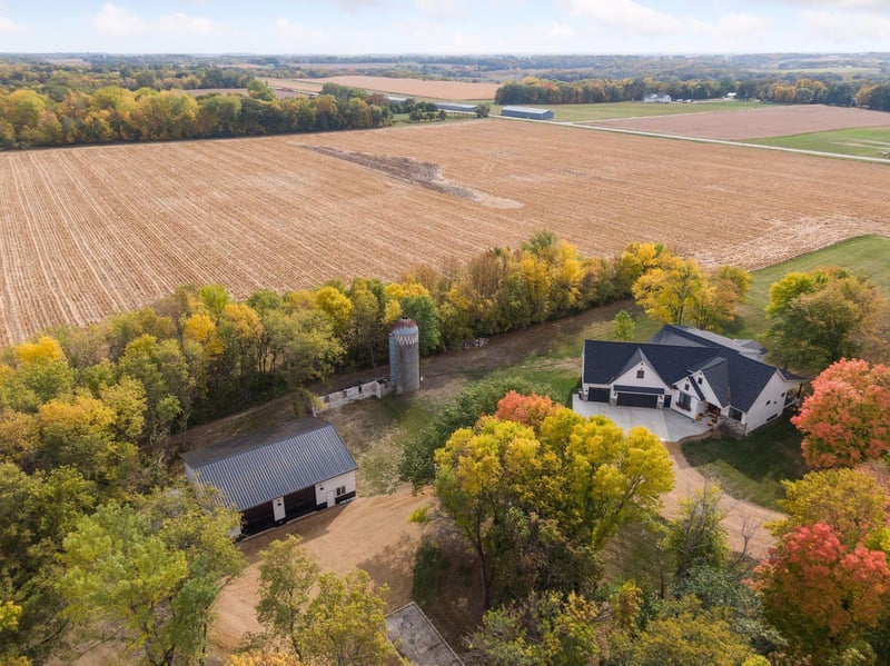 8780 Airport Rd, Waconia, MN 55387
