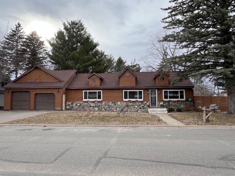 207 4th St NW, Little Falls, MN 56345