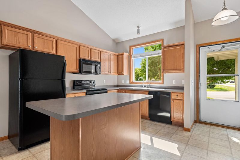1549 Dublin Ct, Shakopee, MN 55379