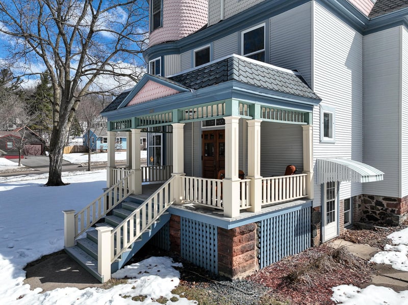 2240 Roslyn Ave, Duluth, MN 55803