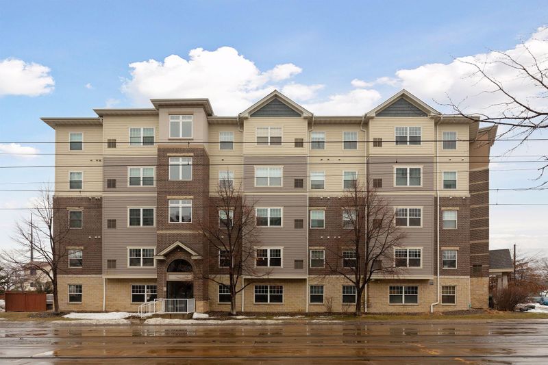 4824 E 53rd St #506, Minneapolis, MN 55417