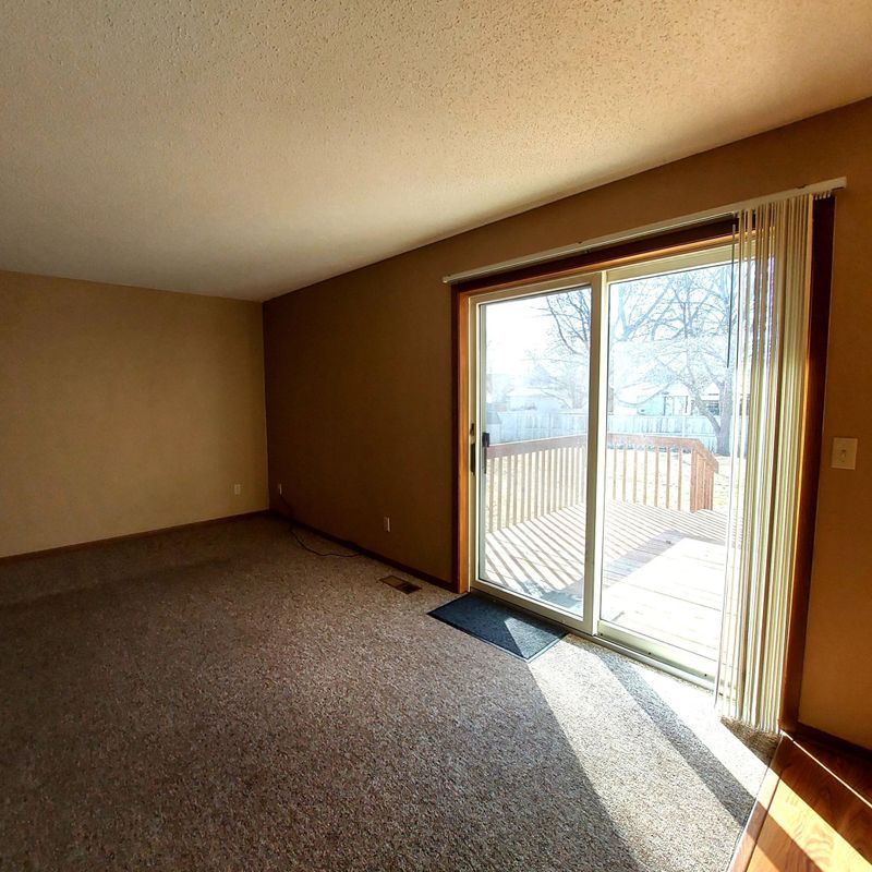 904 Olena Ave, Willmar, MN 56201