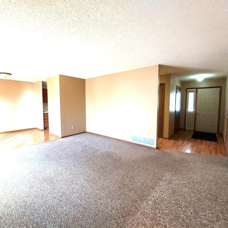 904 Olena Ave, Willmar, MN 56201
