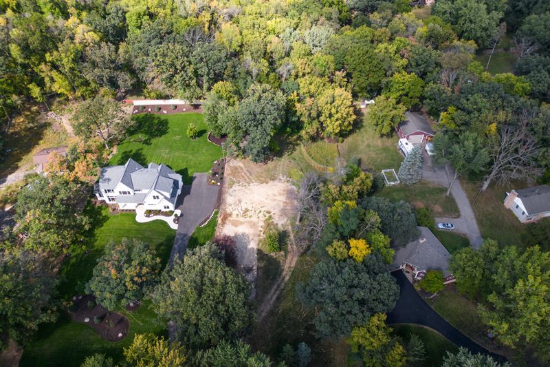 14412 Woodhaven Rd, Minnetonka, MN 55345