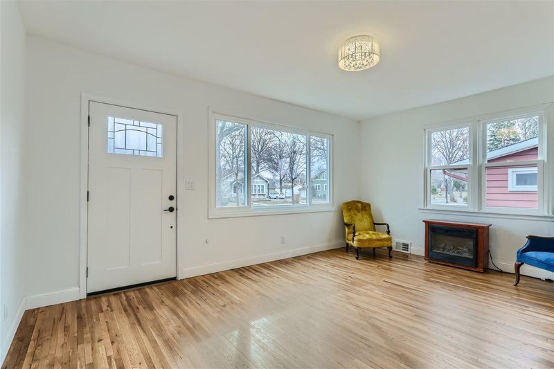 4246 5th Ave S, Minneapolis, MN 55409