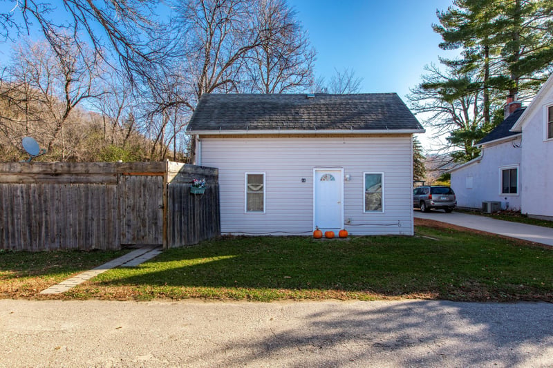 44 1st Ave N, Hammond, MN 55991