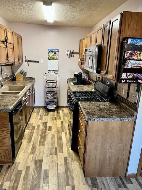 103 Parkwood Dr, Wrenshall, MN 55797