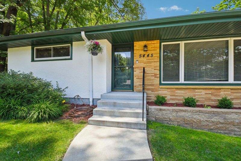 5445 Lakeview Ave, White Bear Lake, MN 55110