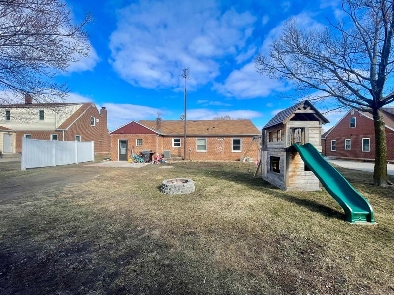 411 W Van Dusen St, Springfield, MN 56087