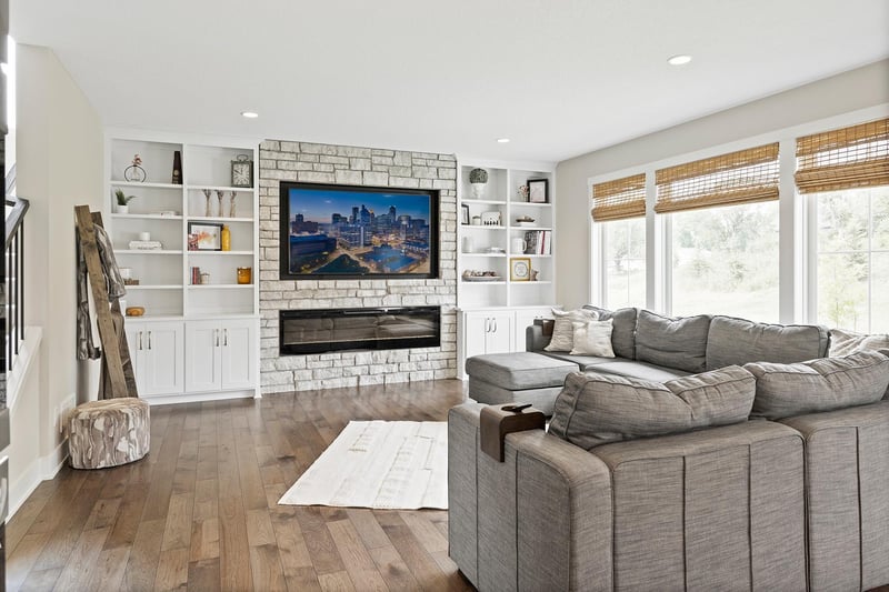 8470 Hillpointe Ln, Victoria, MN 55386