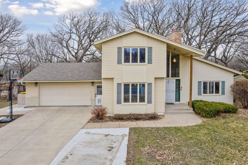 13412 York Ave S, Burnsville, MN 55337