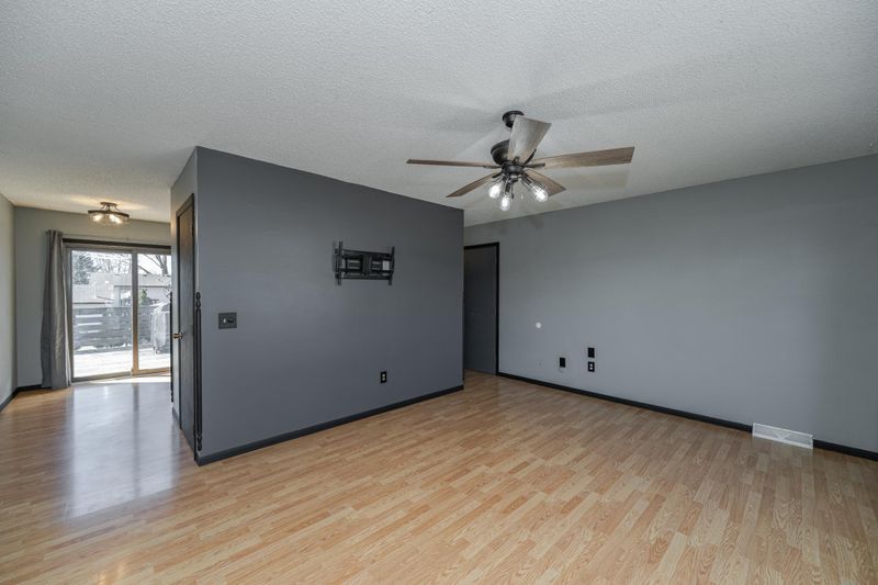 305 5th Ave NE, Kasson, MN 55944