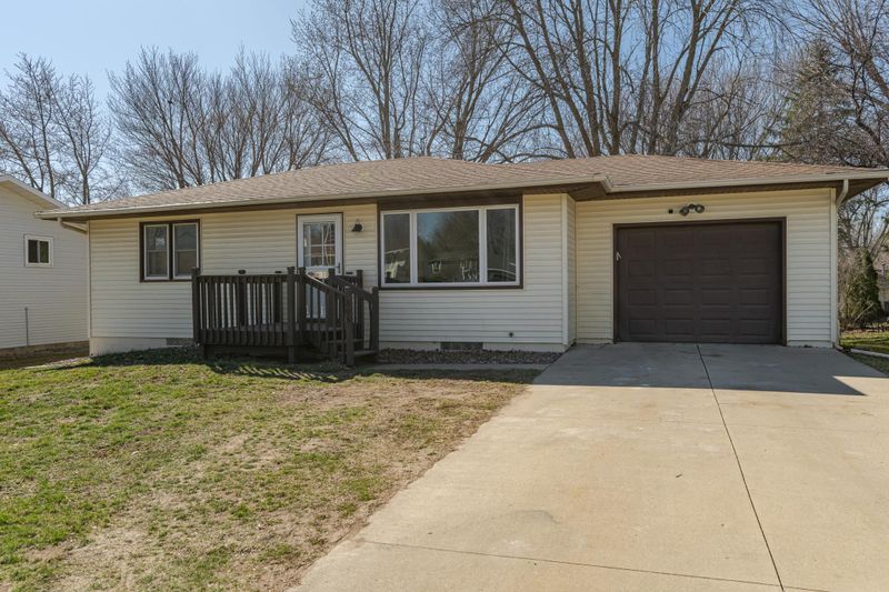 305 5th Ave NE, Kasson, MN 55944