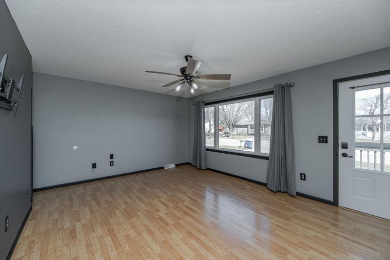 305 5th Ave NE, Kasson, MN 55944