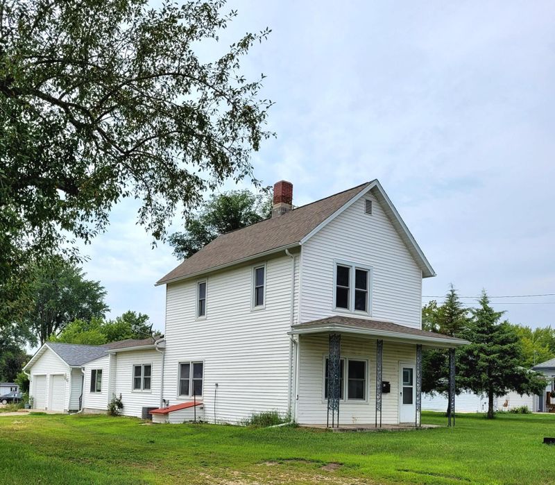 214 Reed St S, Waterville, MN 56096