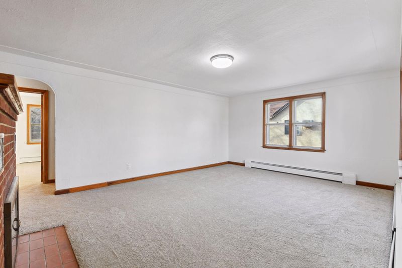 303 N Hickory St, Chaska, MN 55318