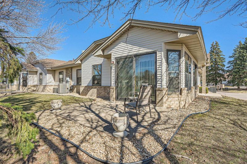 15064 Derby Cir, Rosemount, MN 55068