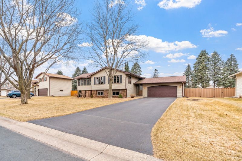 4745 Kevin Ln, Shoreview, MN 55126