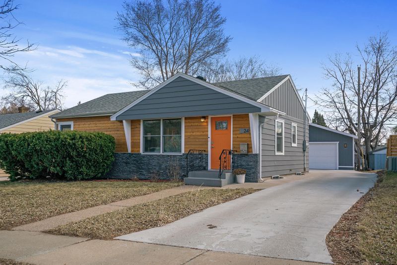 24 Susan Ave, Saint Paul, MN 55116