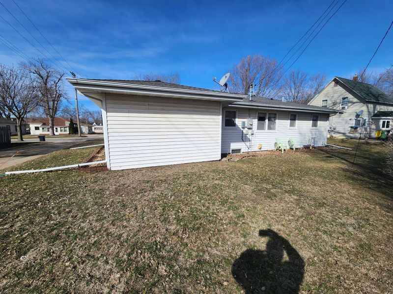 311 5th Ave SW, Pipestone, MN 56164
