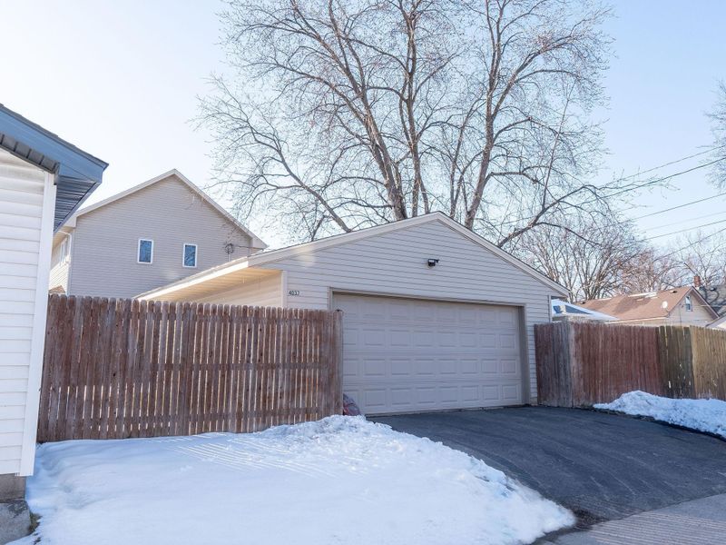 4037 Clinton Ave S, Minneapolis, MN 55409