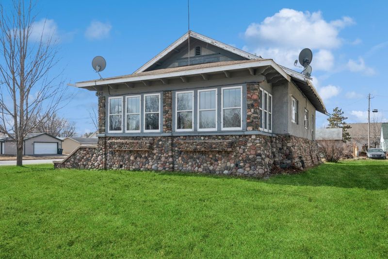 360 4th Ave SE, Milaca, MN 56353