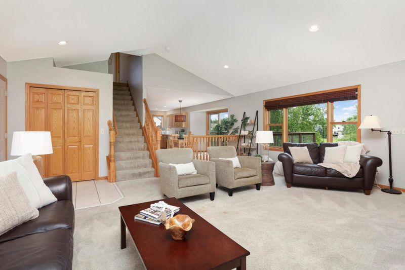 1435 Esterly Oaks Dr, Hanover, MN 55341